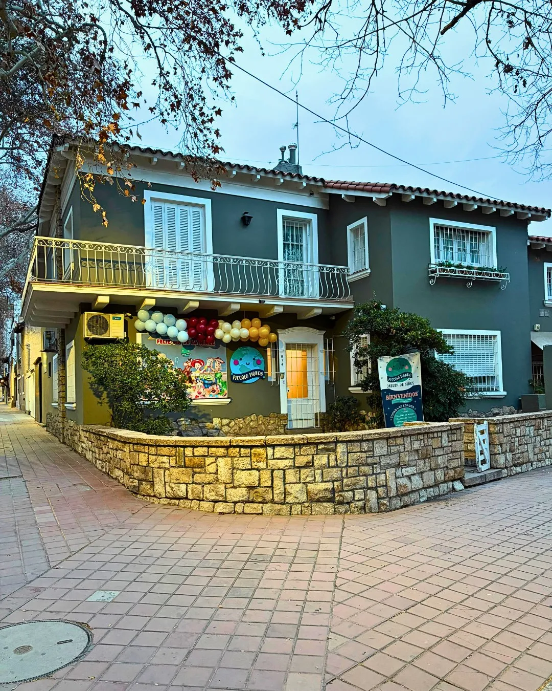Fachada de la sede Tiburcio Benegas, en la esquina