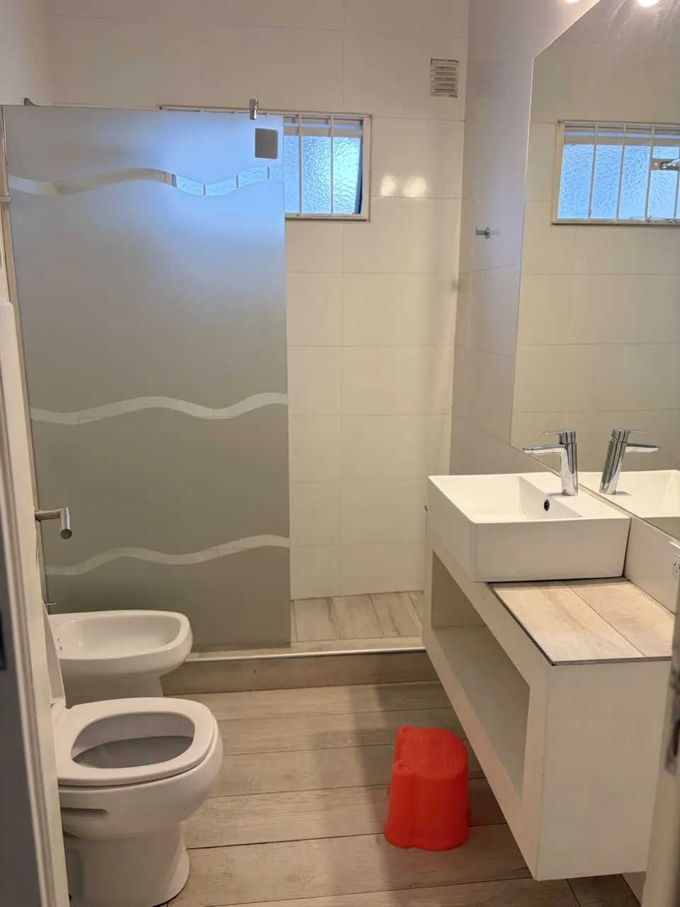 Baño de la sede Tiburcio Benegas